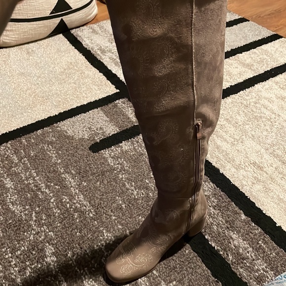 Cute knee boots - Picture 5 of 5